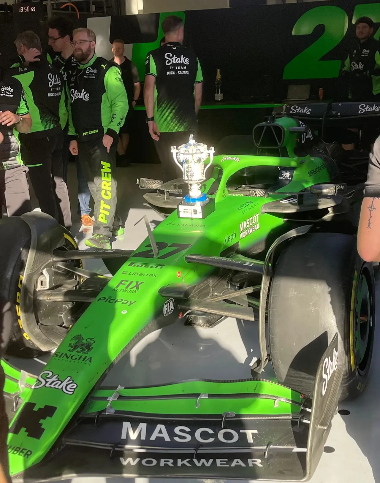 爱游戏在线-索伯车队翻盘迈凯伦,诺里斯刷新纪录