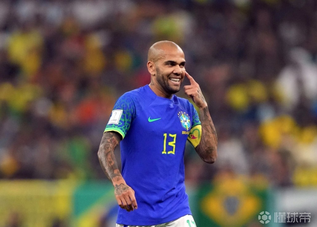 爱游戏2026-法国完胜巴西，托尼点燃赛场